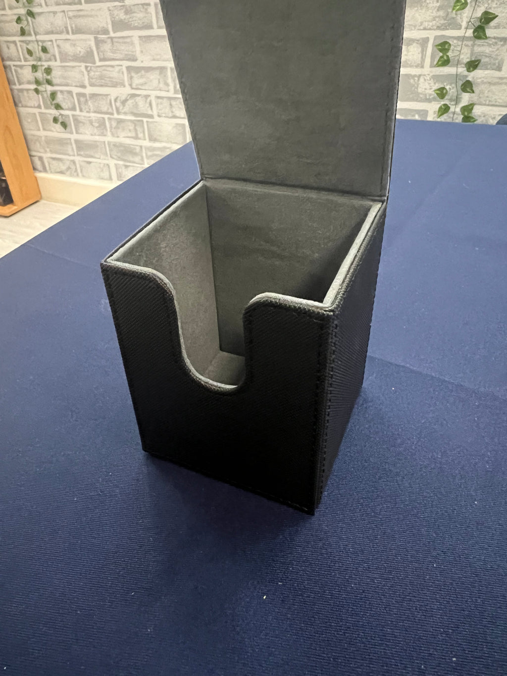 Deck Box Leather Black